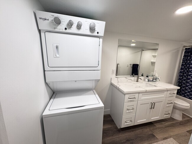 Building Photo - 4214 1470 N