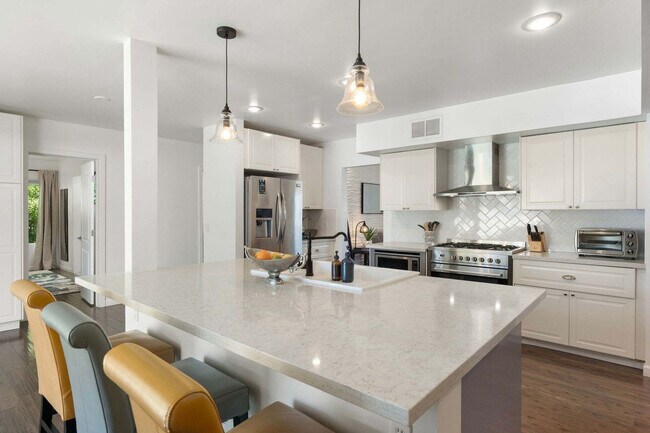 Building Photo - 2624 N 80th Pl
