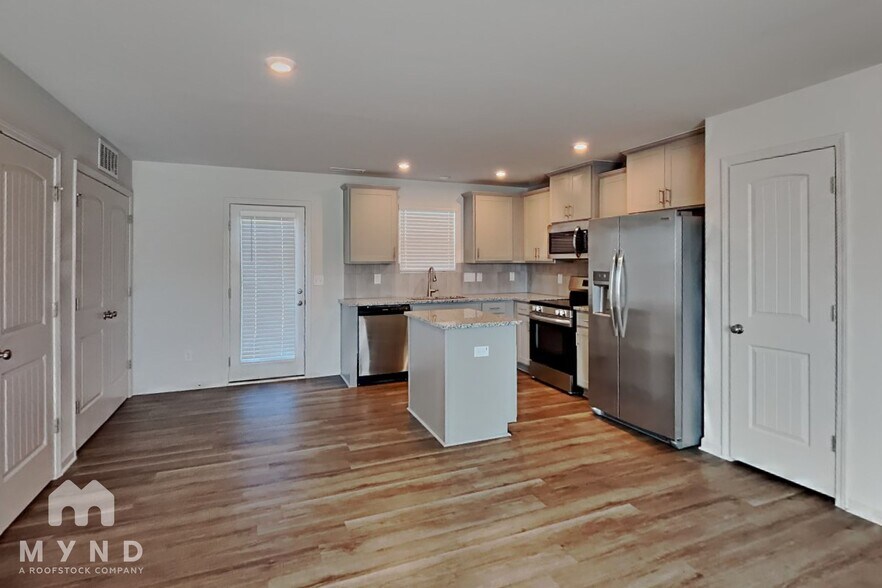 Building Photo - 6807 Hardwick Ln