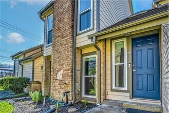 Building Photo - 746 Country Pl Dr