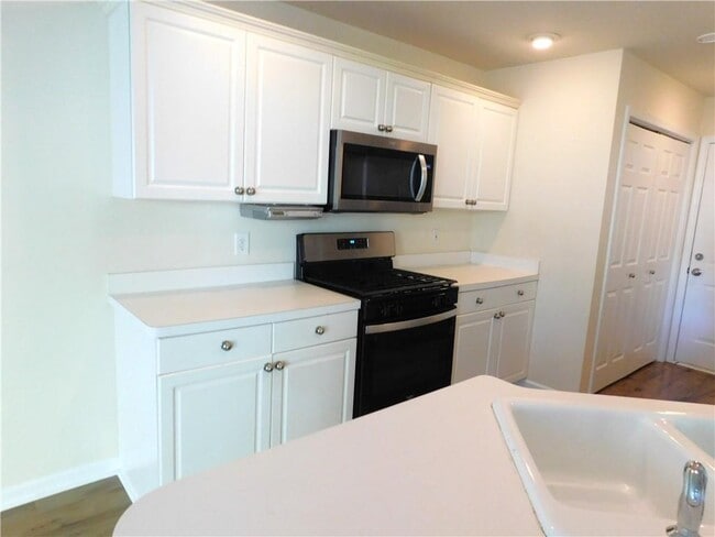 Building Photo - 3266 Liberty Commons Dr NW