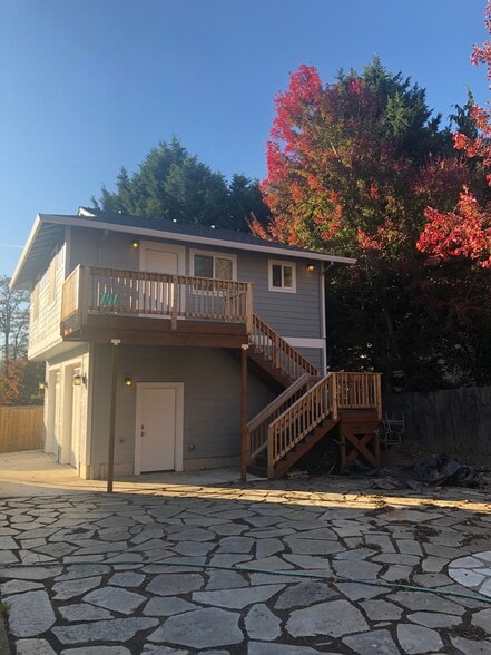 Building Photo - 6361 SW Southwood Dr