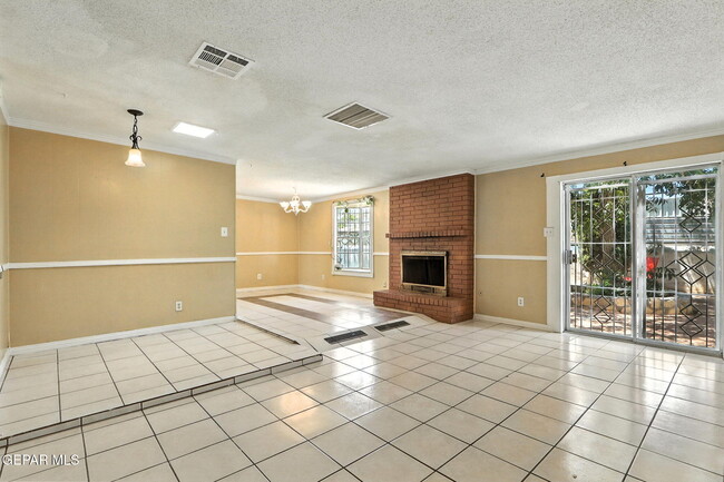 Building Photo - 5709 Hemmingway Dr