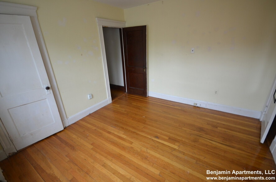 Building Photo - 81 Beechcroft St