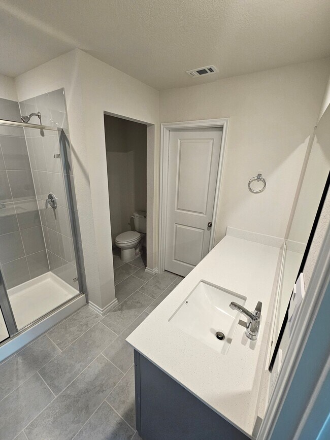 Building Photo - 1635 Blaire Dr