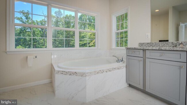 Building Photo - 8371 Jill Brenda Ct