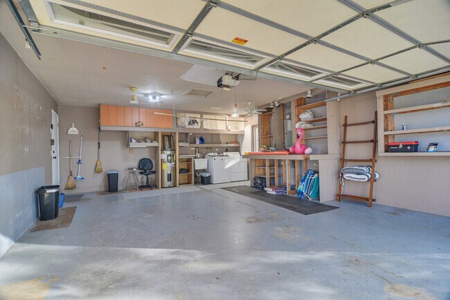 Building Photo - 2360 Willow Tree Trail