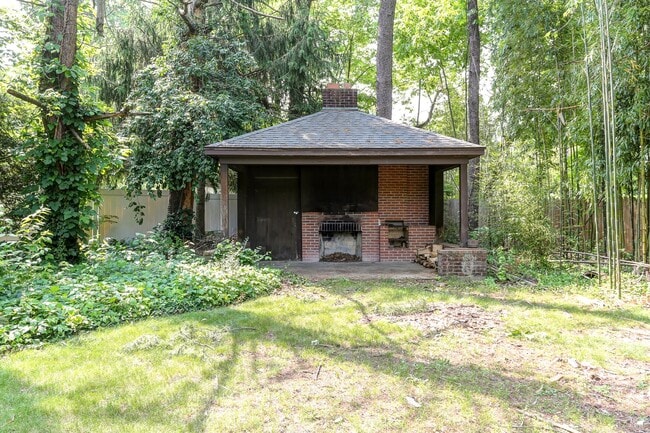 Building Photo - 4 bedroom, 2.5 bathroom home in Camp Hill
