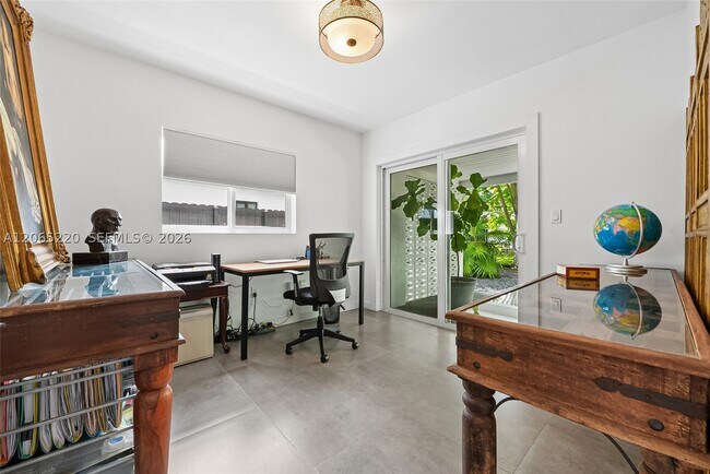 Building Photo - 7450 SW 36th St