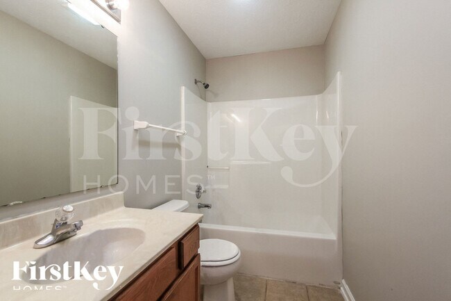 Building Photo - 2283 Layton Park Dr