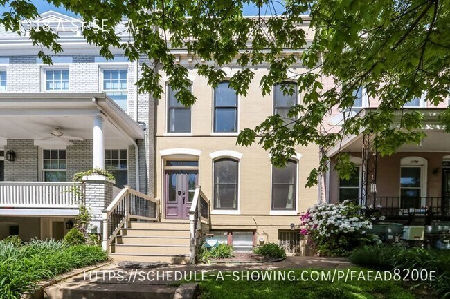 Primary Photo - 1318 A St SE