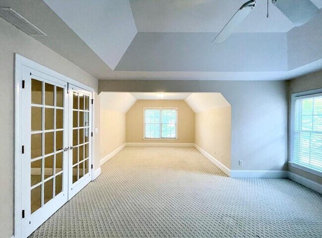 Building Photo - 455 Wembley Cir