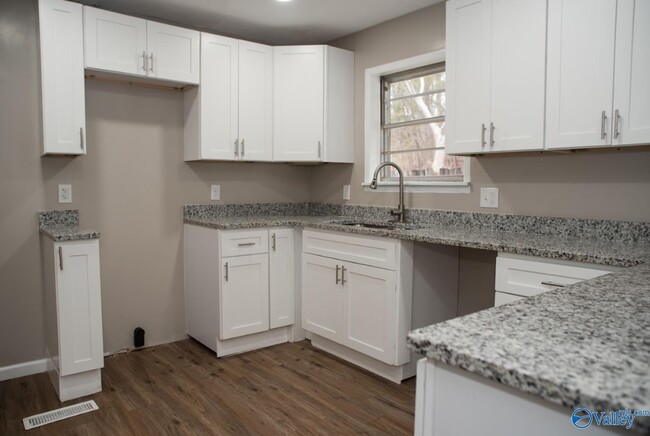 Building Photo - 1275 Gravel Ridge Rd