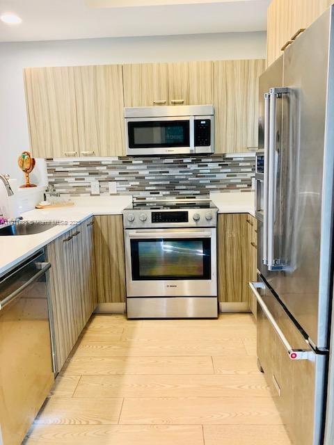 Building Photo - 619 Meridian Ave