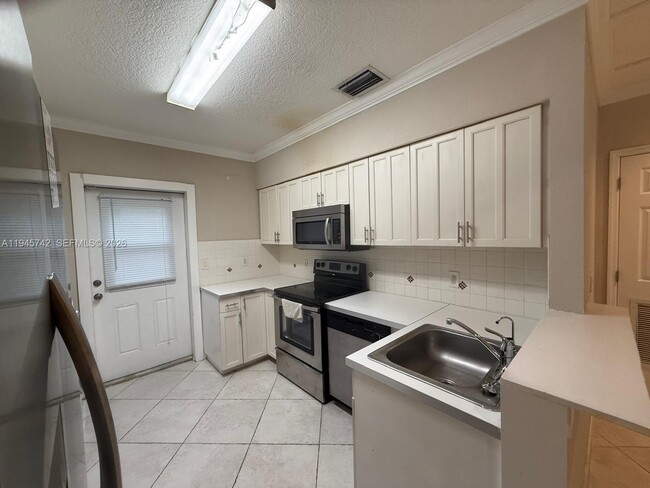 Building Photo - 2140 NE 183rd St