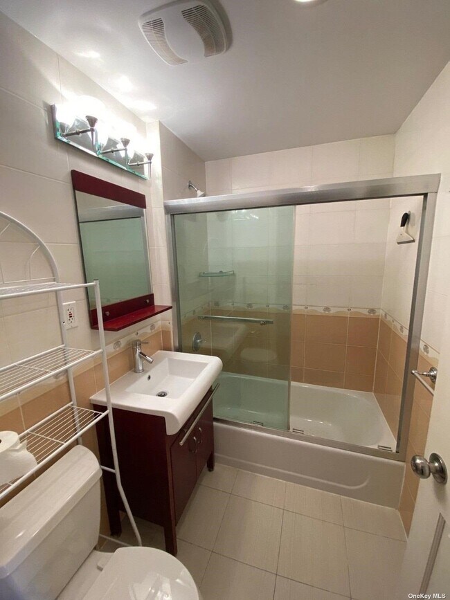 Building Photo - 82-20 Britton Ave