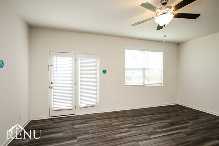 Building Photo - 3094 Calcutta St