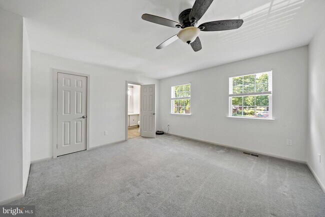 Building Photo - 172 Kenton Dr
