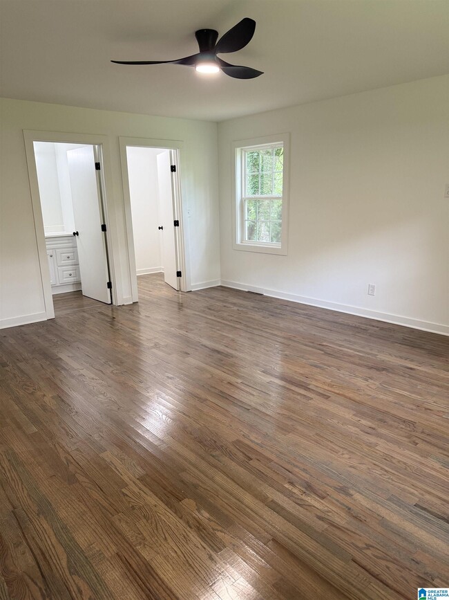 Building Photo - 2604 Wood Dr NE