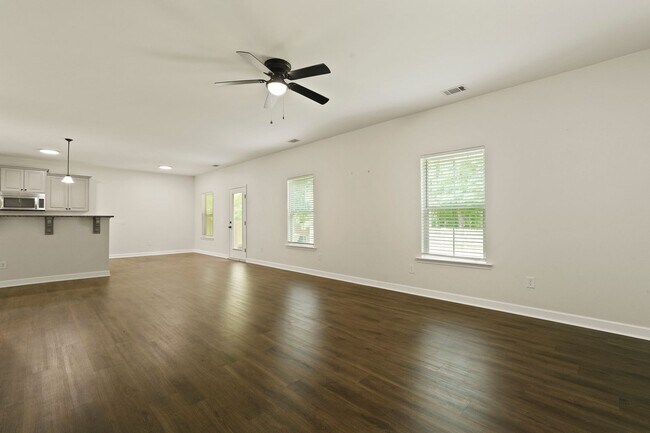 Building Photo - Spacious 4 Bedroom Home With Plenty of Space to Enjoy and Resort-style Amenities in Belmont Glen