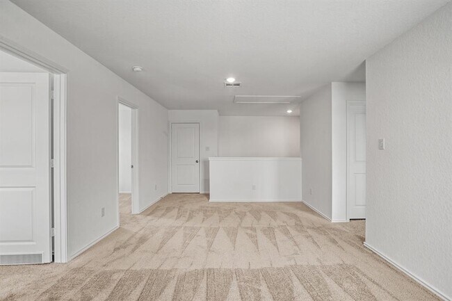 Building Photo - 1028 Genade Trl