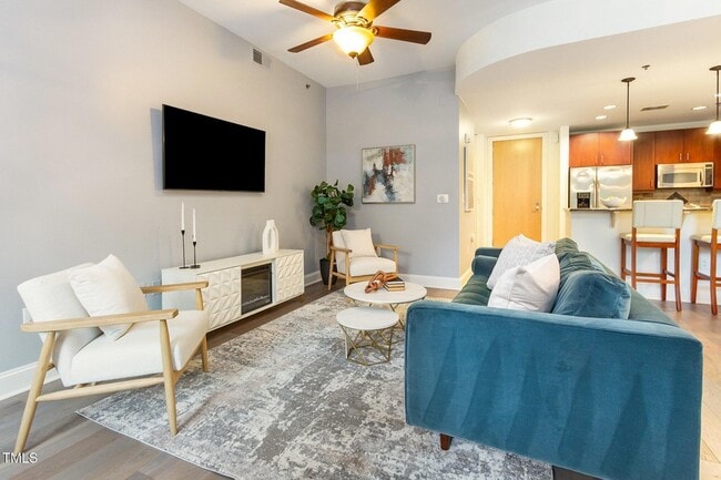 Building Photo - 616 N Boylan Ave