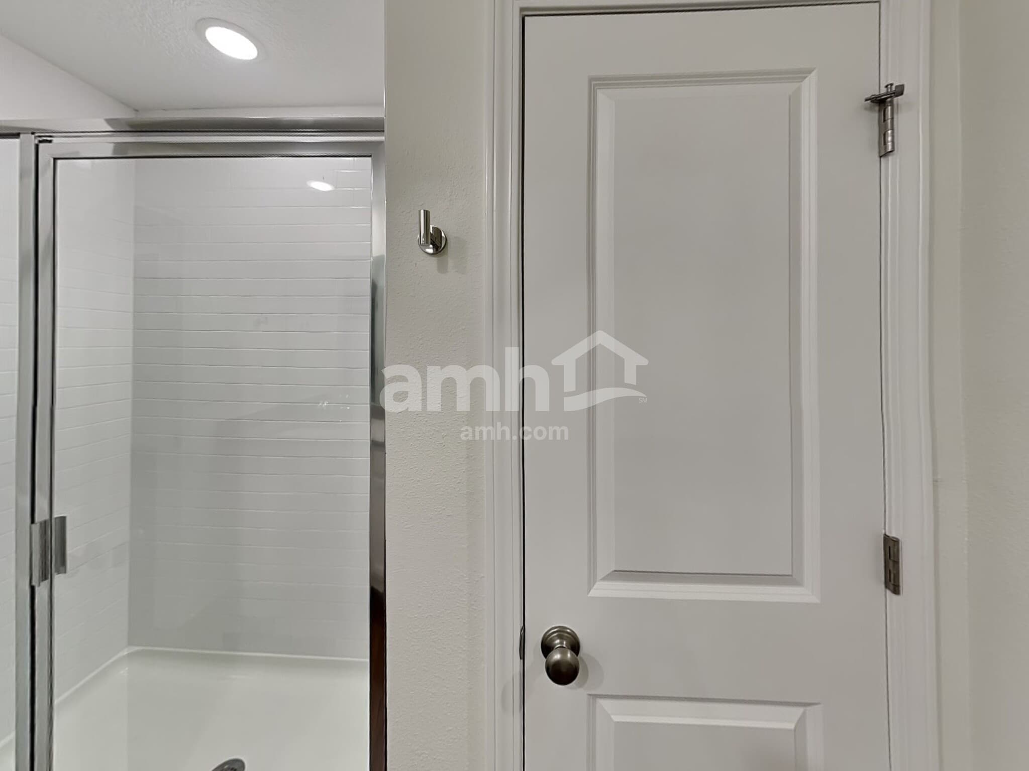 Building Photo - 540 Onate Cir