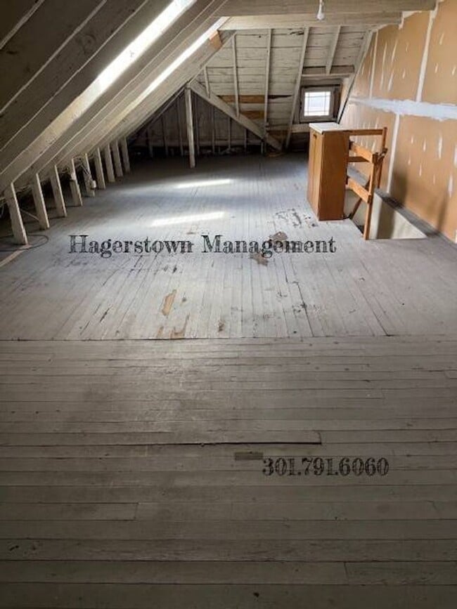 Building Photo - 109 Fairground Ave