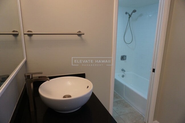 Building Photo - OCEAN VIEWS!! Pearl Regency 1 bed 1 bath 2...
