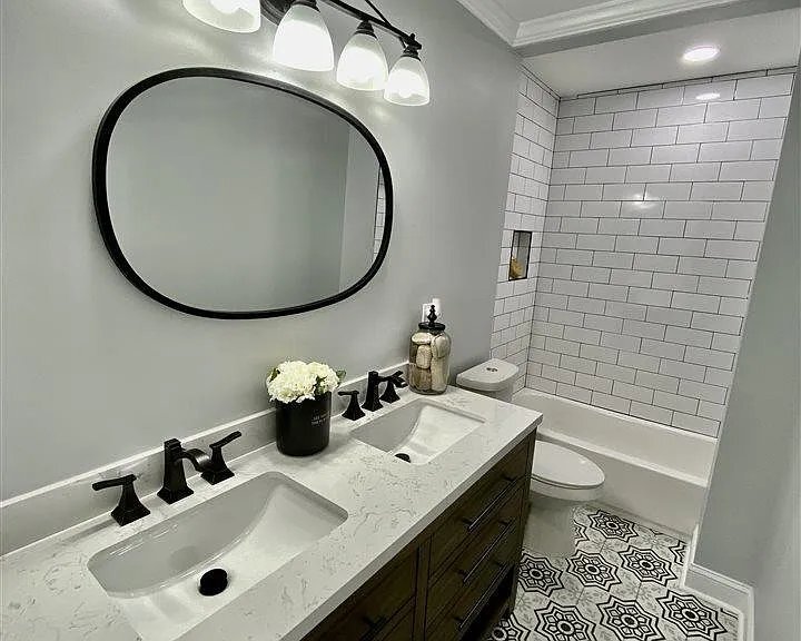 Building Photo - 2736 Holloway St