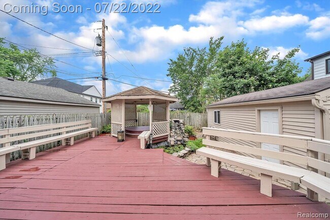 Building Photo - 575 E Southlawn Blvd
