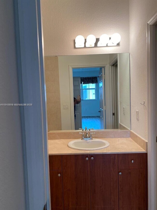 Building Photo - 8999 NW 107 Ct