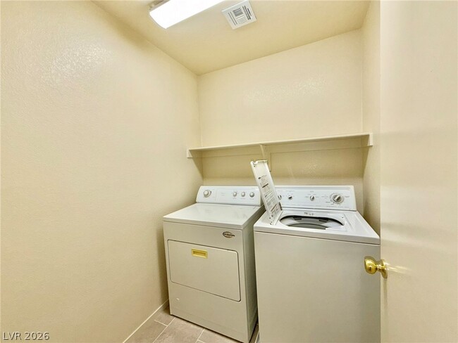 Building Photo - 11225 Sandrone Ave