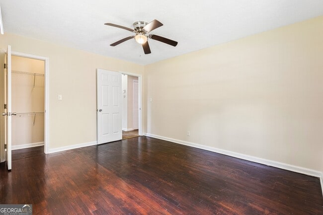 Building Photo - 4150 Hanes Dr