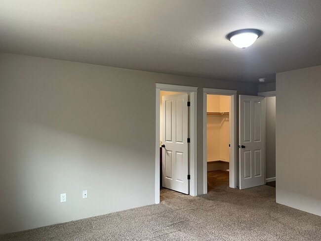 Building Photo - Beautiful 3 Bedroom 2 Bath Home Located in a Nice Medford Neighborhood