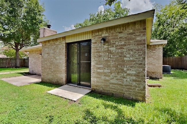Building Photo - 3807 Wood Stone Walk Dr