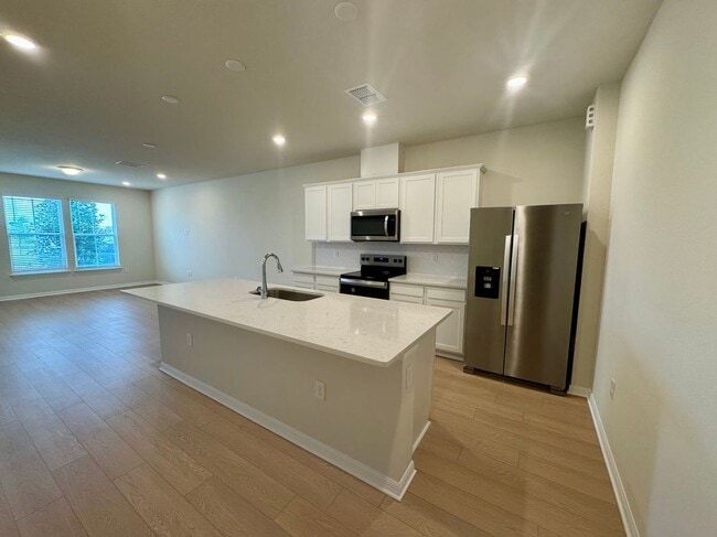 Building Photo - 6370 Tabebuia Pkwy