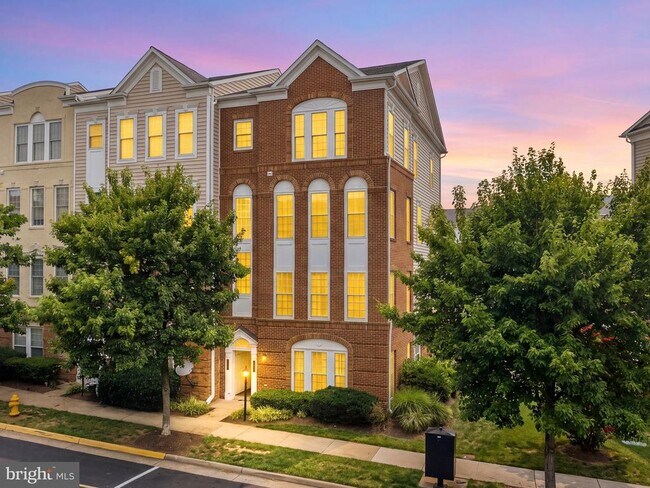 Building Photo - 2392 Brookmoor Ln