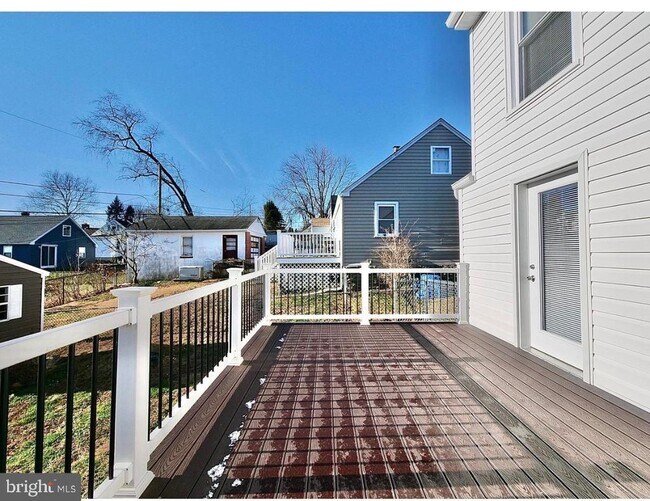 Building Photo - 40 Neeld Ln