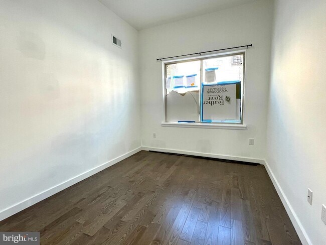 Building Photo - 1134 Mt Vernon St
