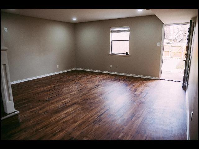 Building Photo - 408 W 4th St