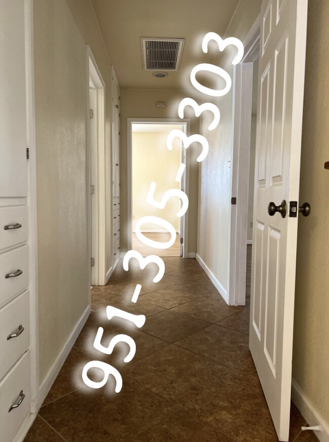 Building Photo - 494 Electric Ave