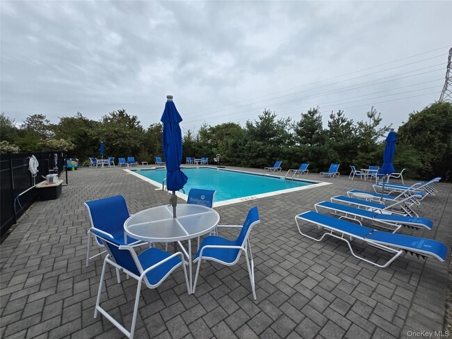 Building Photo - 1 Village Green Dr