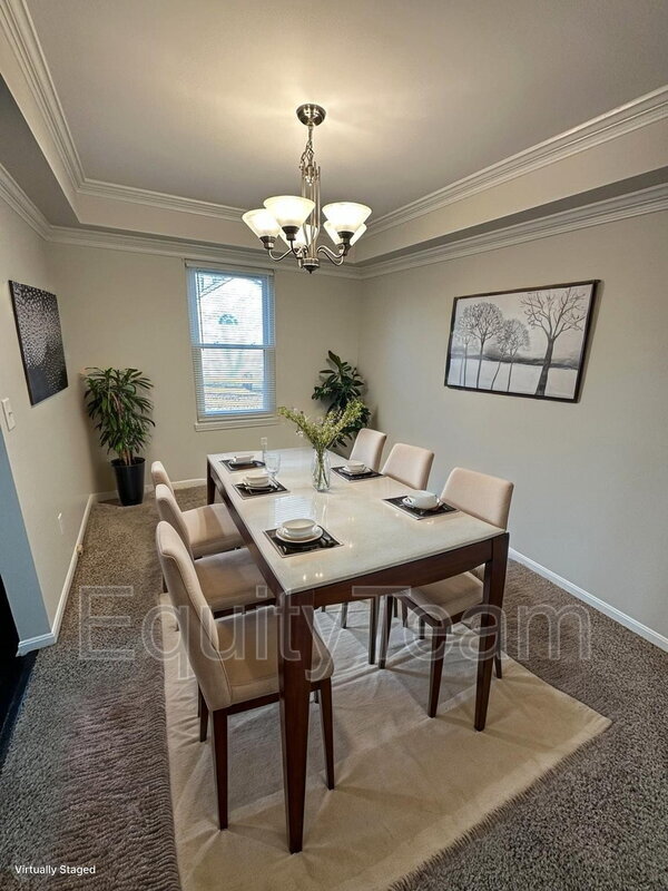 Building Photo - 9400 White Pine Dr