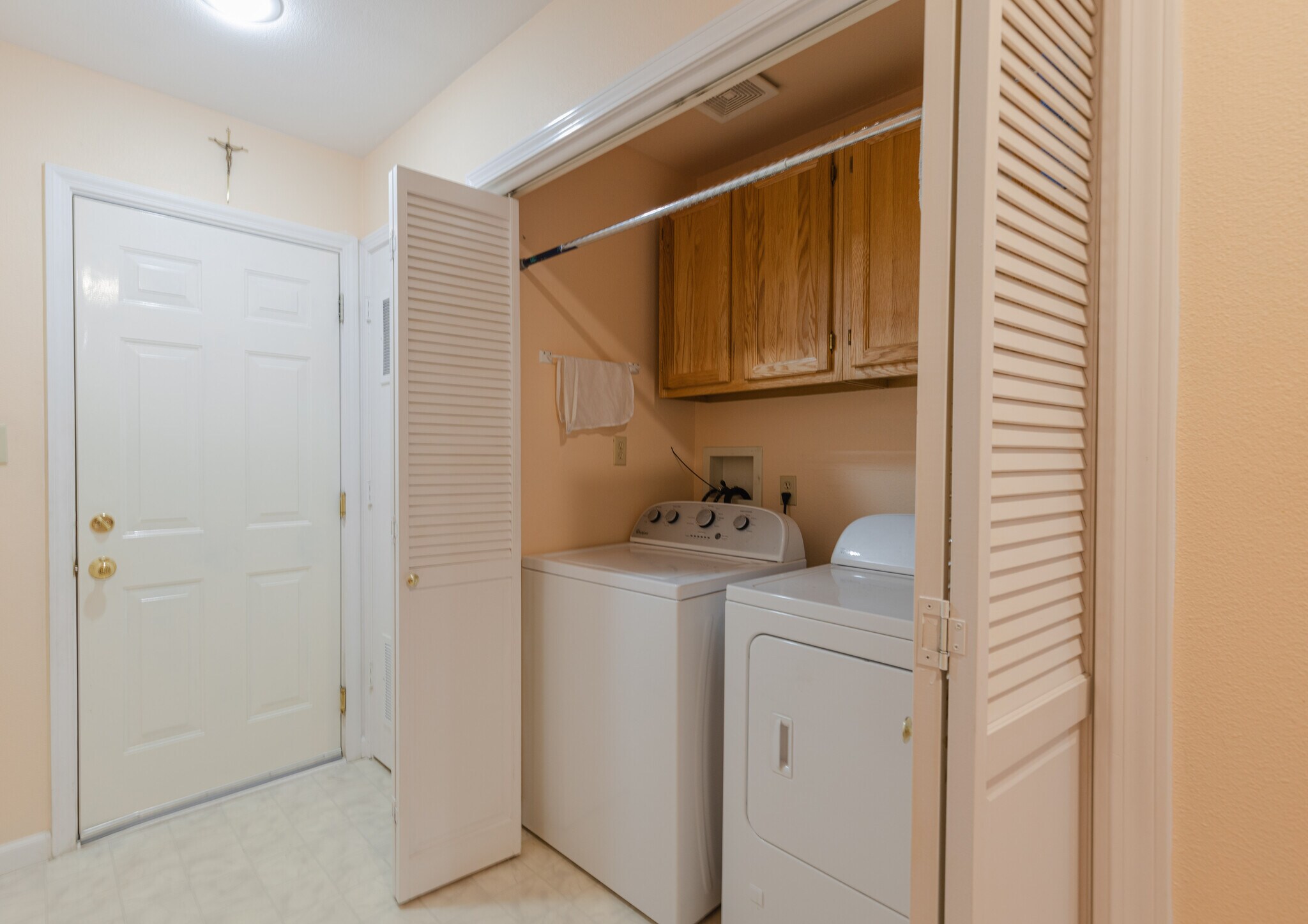 In-Unit Laundry - 197 Yolla Bolly Trl