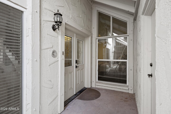 Building Photo - 7118 E Buena Terra Way