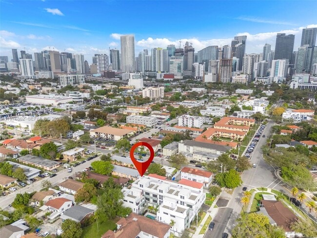 Building Photo - 721 SW 11th St