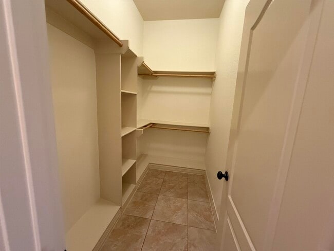 Building Photo - 10523 Bear Creek