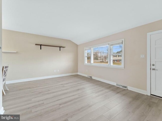 Building Photo - 74 Clement Dr