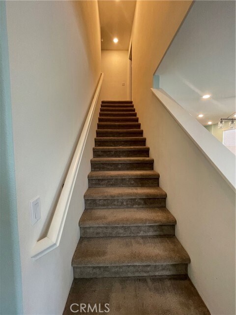 Building Photo - 30433 Village Knoll Dr